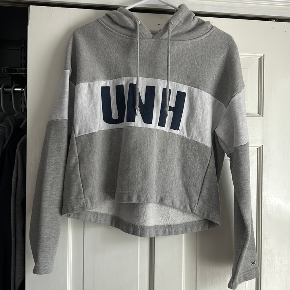 Cropped UNH sweatshirt